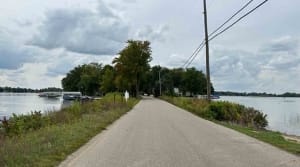 Iyopawa Road, the one way by car onto Iyopawa Island.